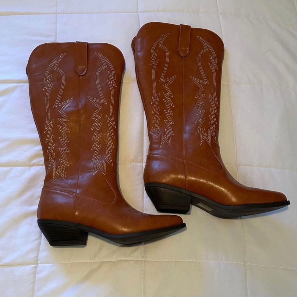 New Cowgirl Boots Size 8